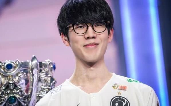 德玛西亚杯 JD Gaming 小组赛活动预览： JD Gaming 将对阵 BL， ThunderTalk Gaming 和 Team WE